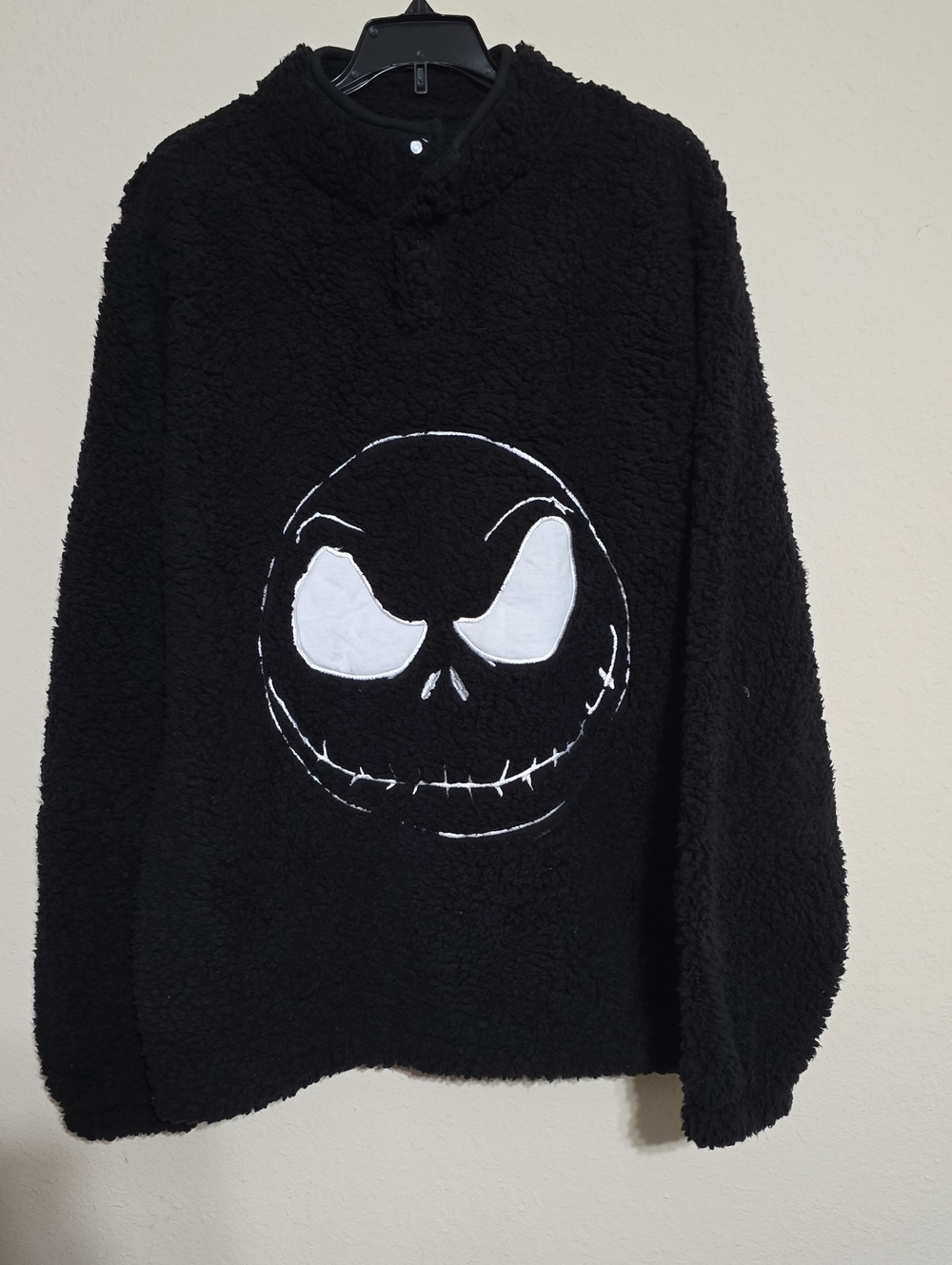 NWOT Disney Mens Black Sherpa Jacket with White Jack Skellington Graphic Size L